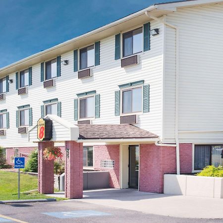 Super 8 By Wyndham Massena Ny Motel Kültér fotó
