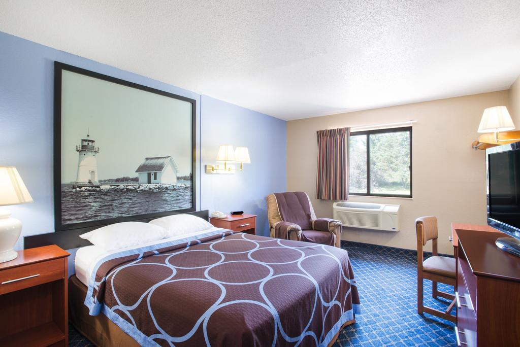 Super 8 By Wyndham Massena Ny Motel Kültér fotó