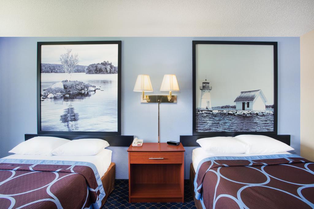 Super 8 By Wyndham Massena Ny Motel Kültér fotó